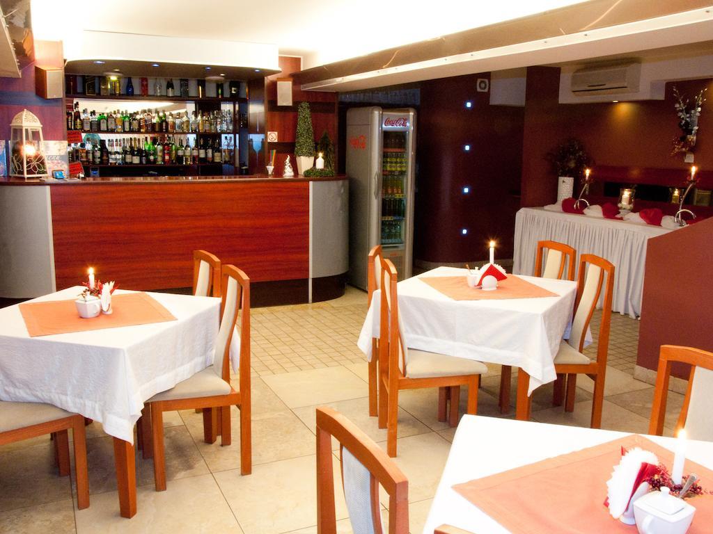 Hotel Zagiel Niewiesze Екстериор снимка