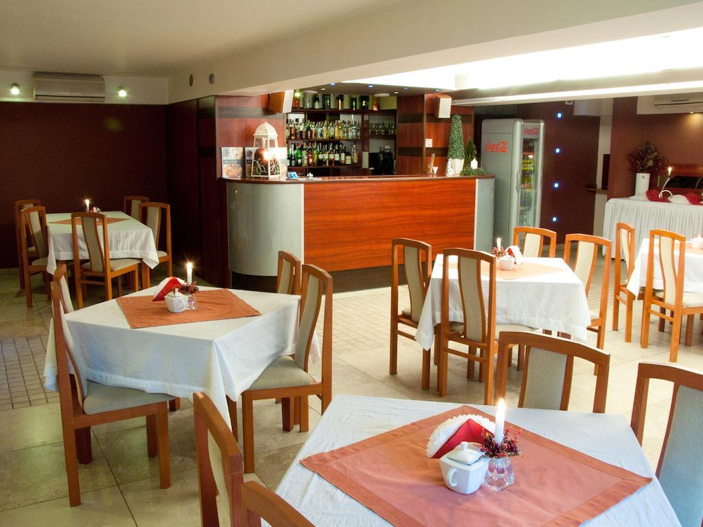 Hotel Zagiel Niewiesze Екстериор снимка
