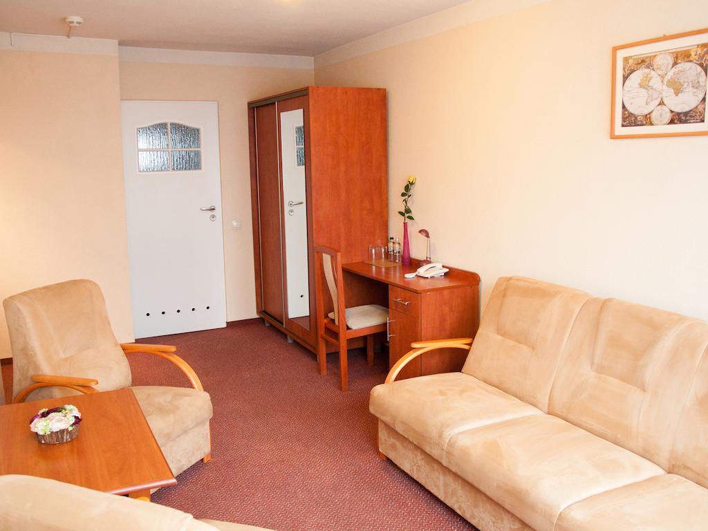 Hotel Zagiel Niewiesze Екстериор снимка