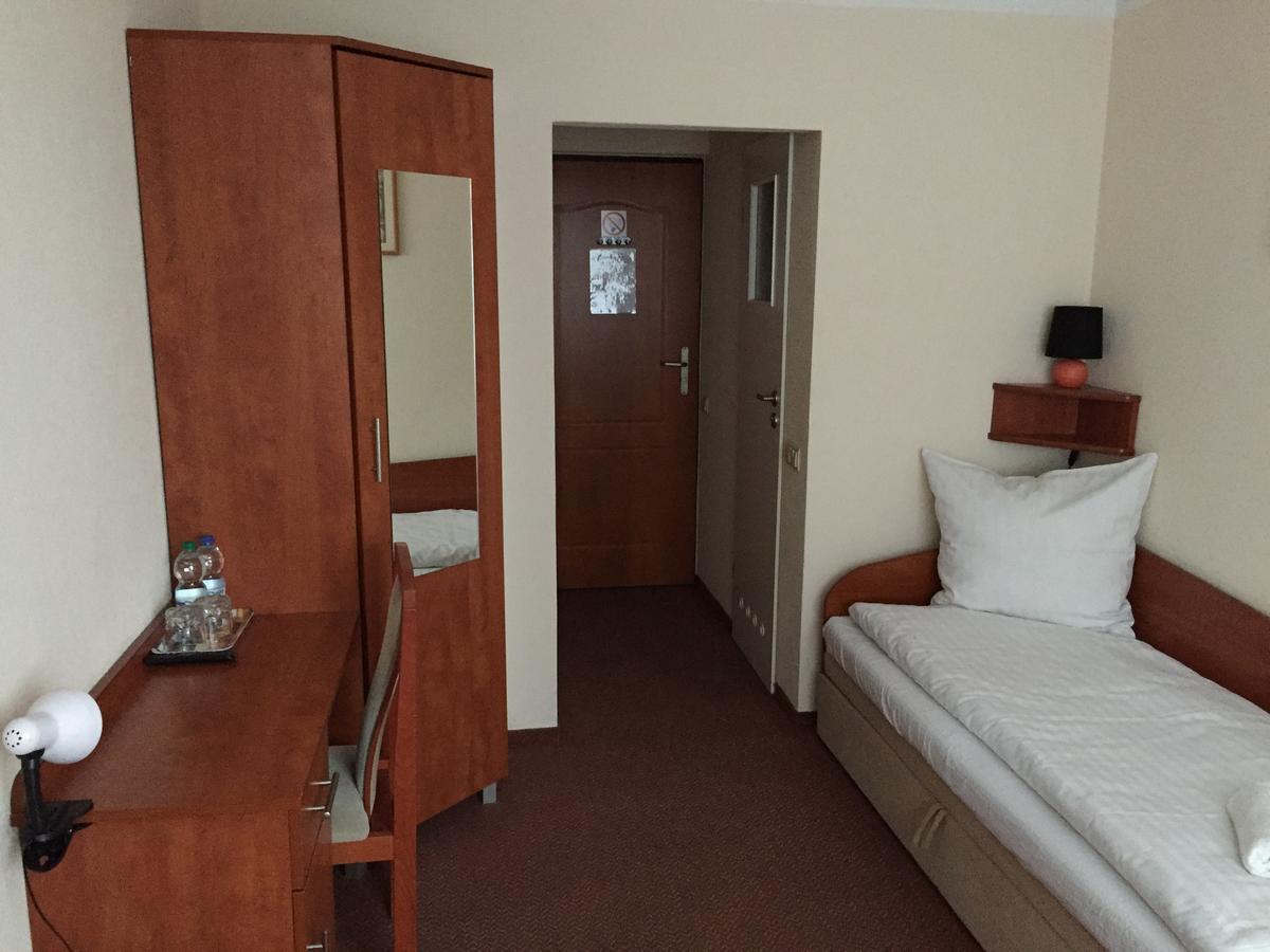 Hotel Zagiel Niewiesze Екстериор снимка